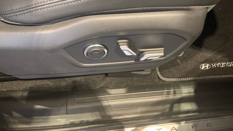 Hyundai SANTA FE 1.6 TGDi Plug-in Hybrid Ultimate 5dr 4WD Auto Estate